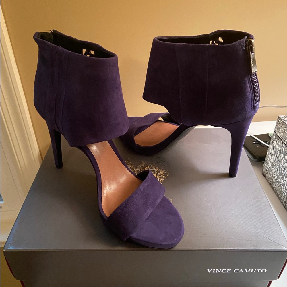 Size 9 Vince Camuto heels